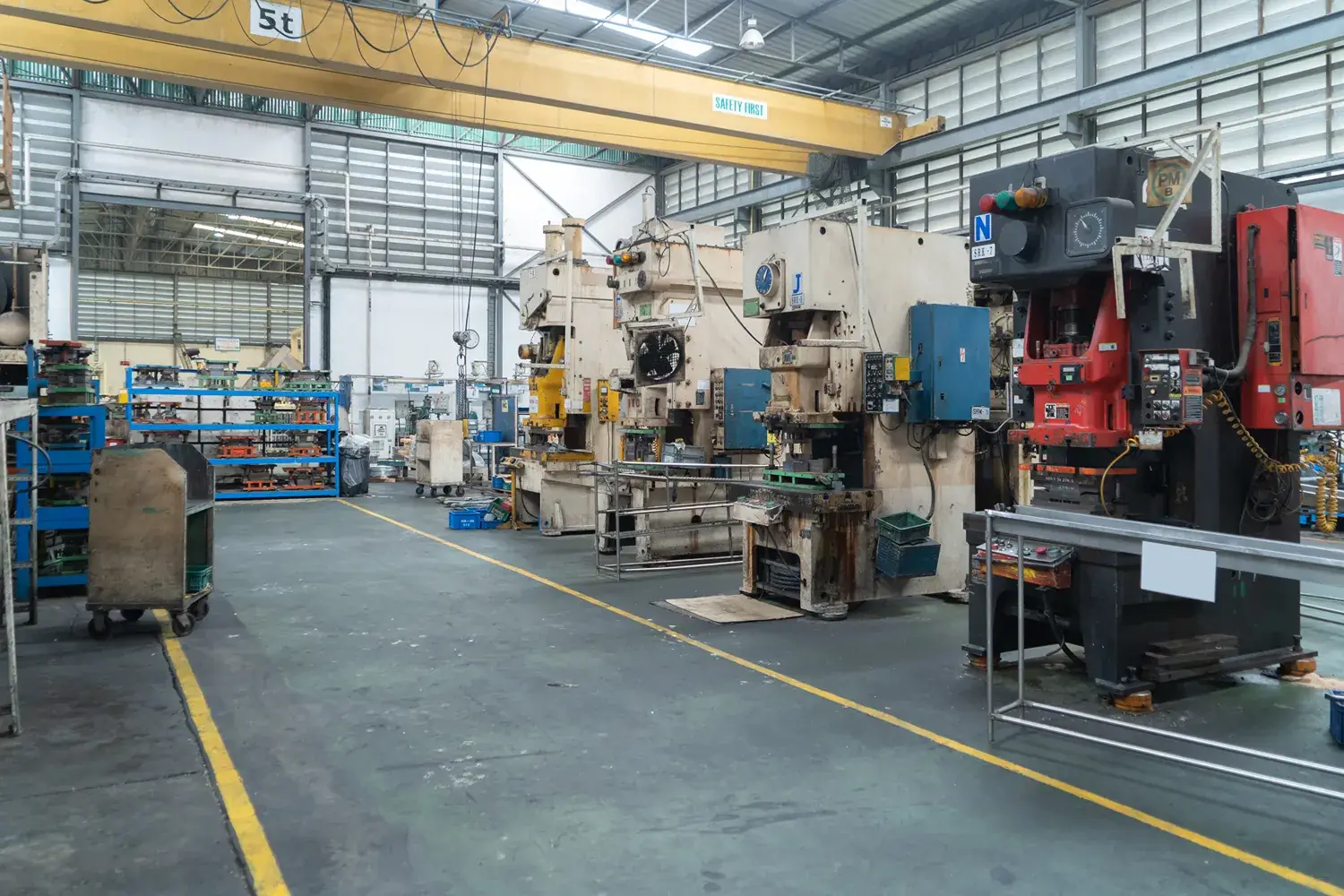 Automatic grease lubrication pump in a heavy industry plant